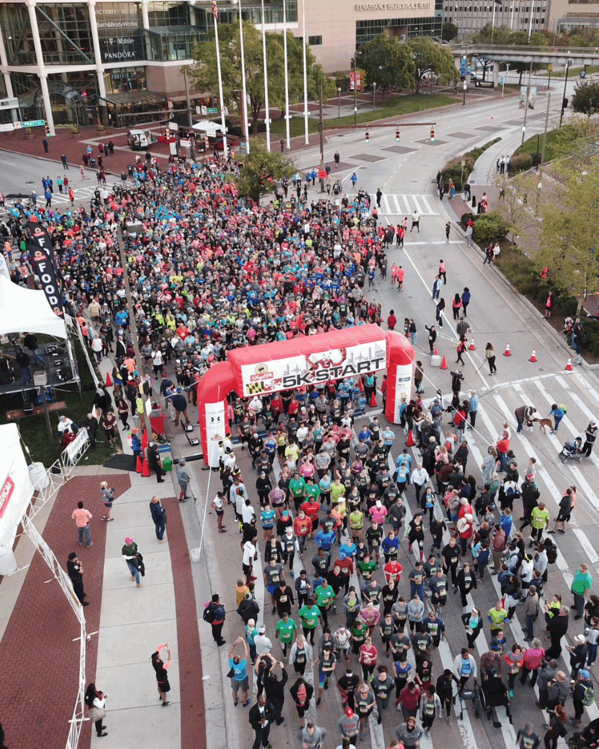 baltimore running festival starting line